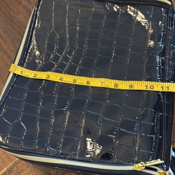 Estée Lauder Crocodile-Embossed Make-Up Travel Bag Train Case Zip - Picture 6 of 7